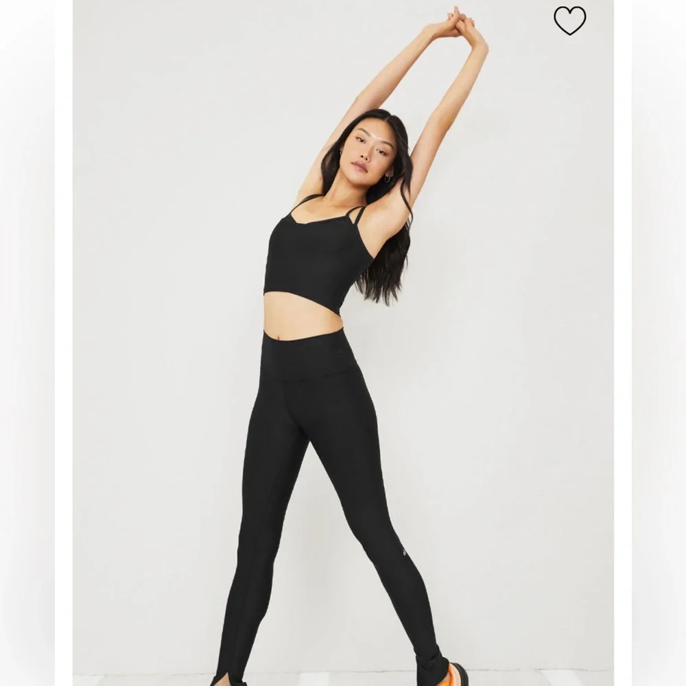 NEW without tags Alo Yoga Airlift double check tank bra black size XS